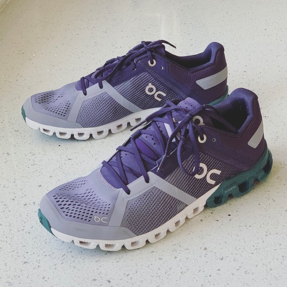 Shoes - ON Cloud Cloudflow Running Shoes Size 8.5